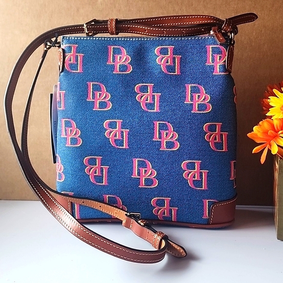 NWT. Dooney and Bourke Crossbody Purse. - Picture 2 of 15